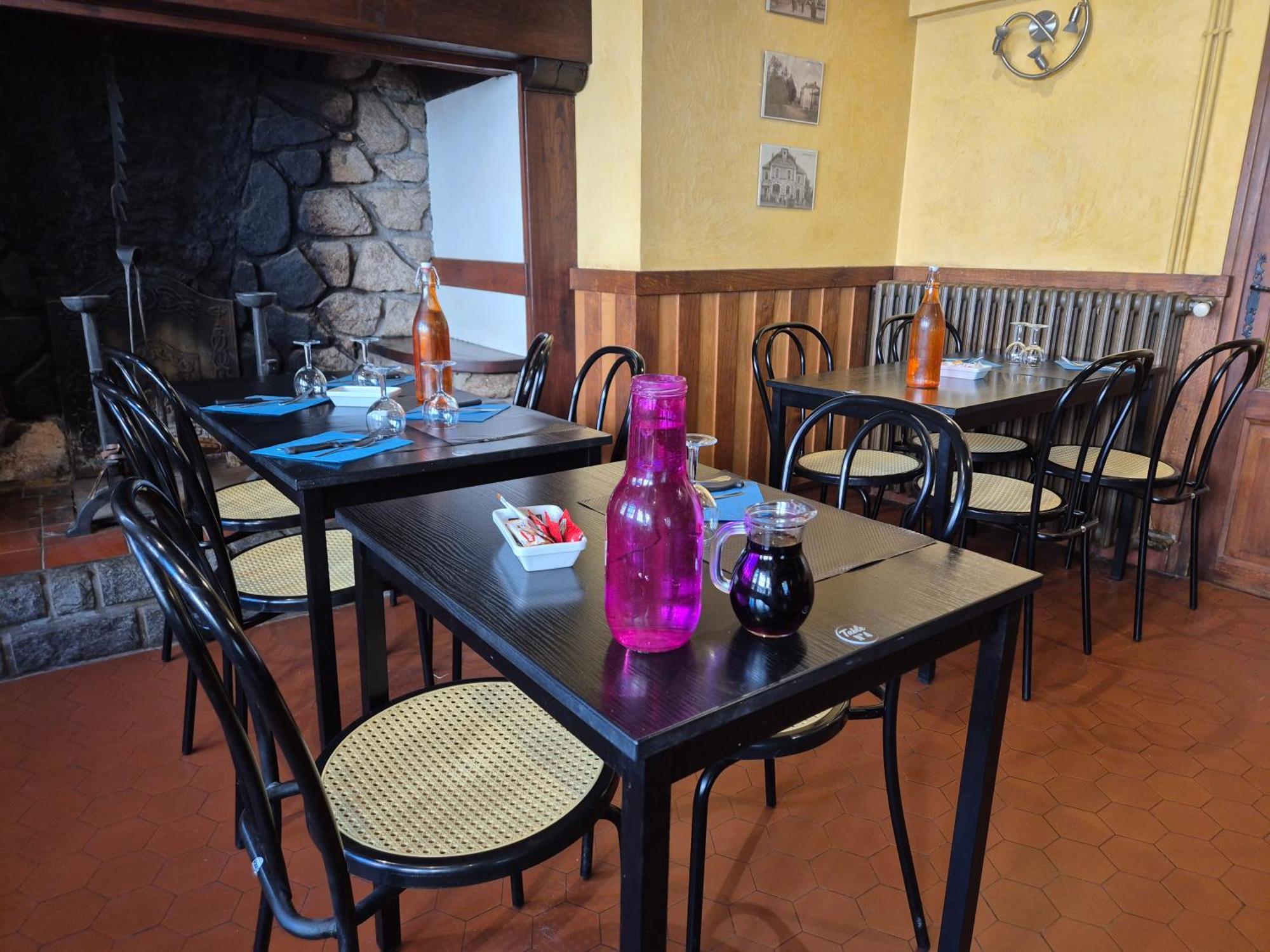 Logis Hotel Restaurant L'Oustal Naves  Екстер'єр фото