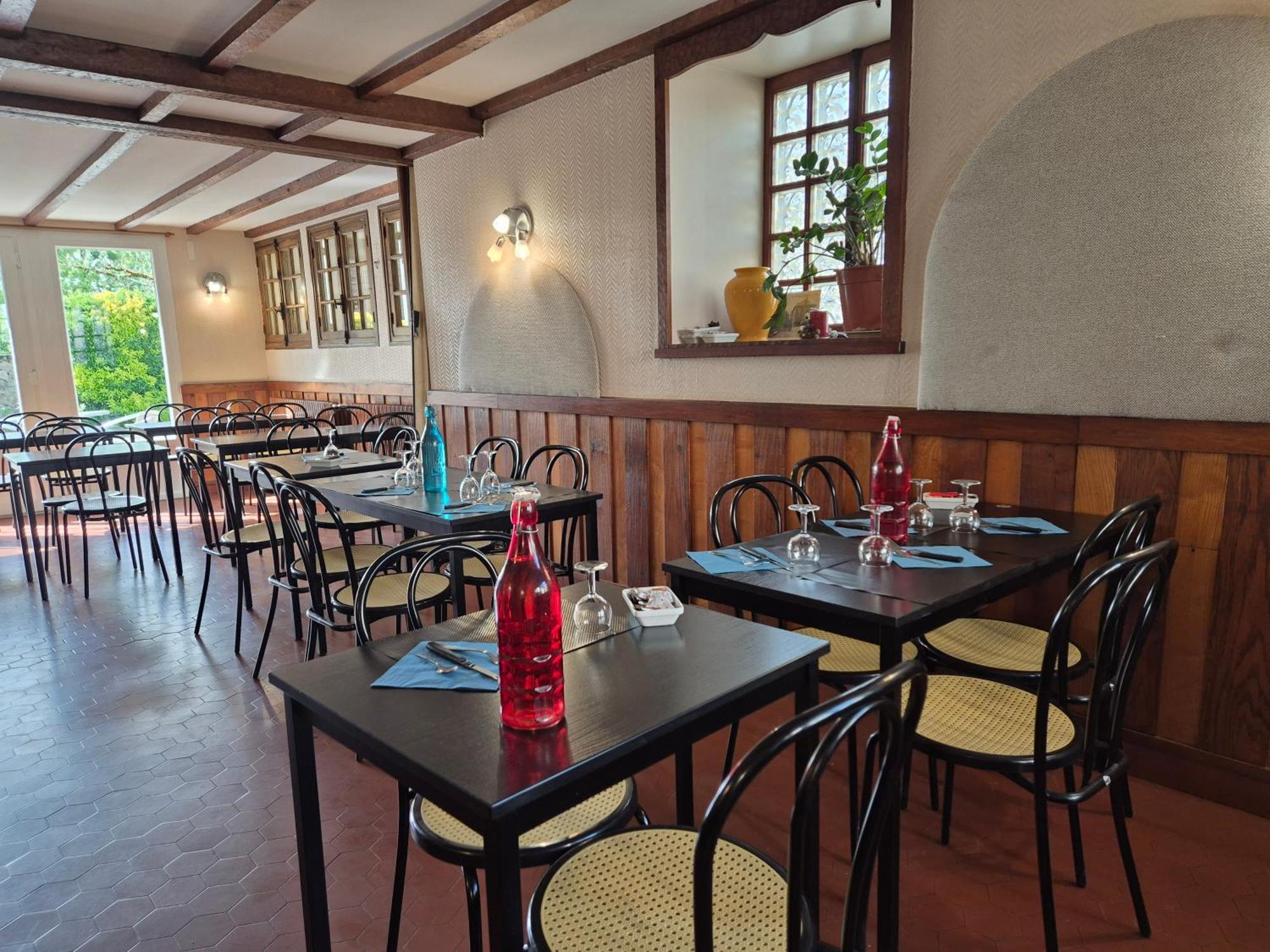 Logis Hotel Restaurant L'Oustal Naves  Екстер'єр фото