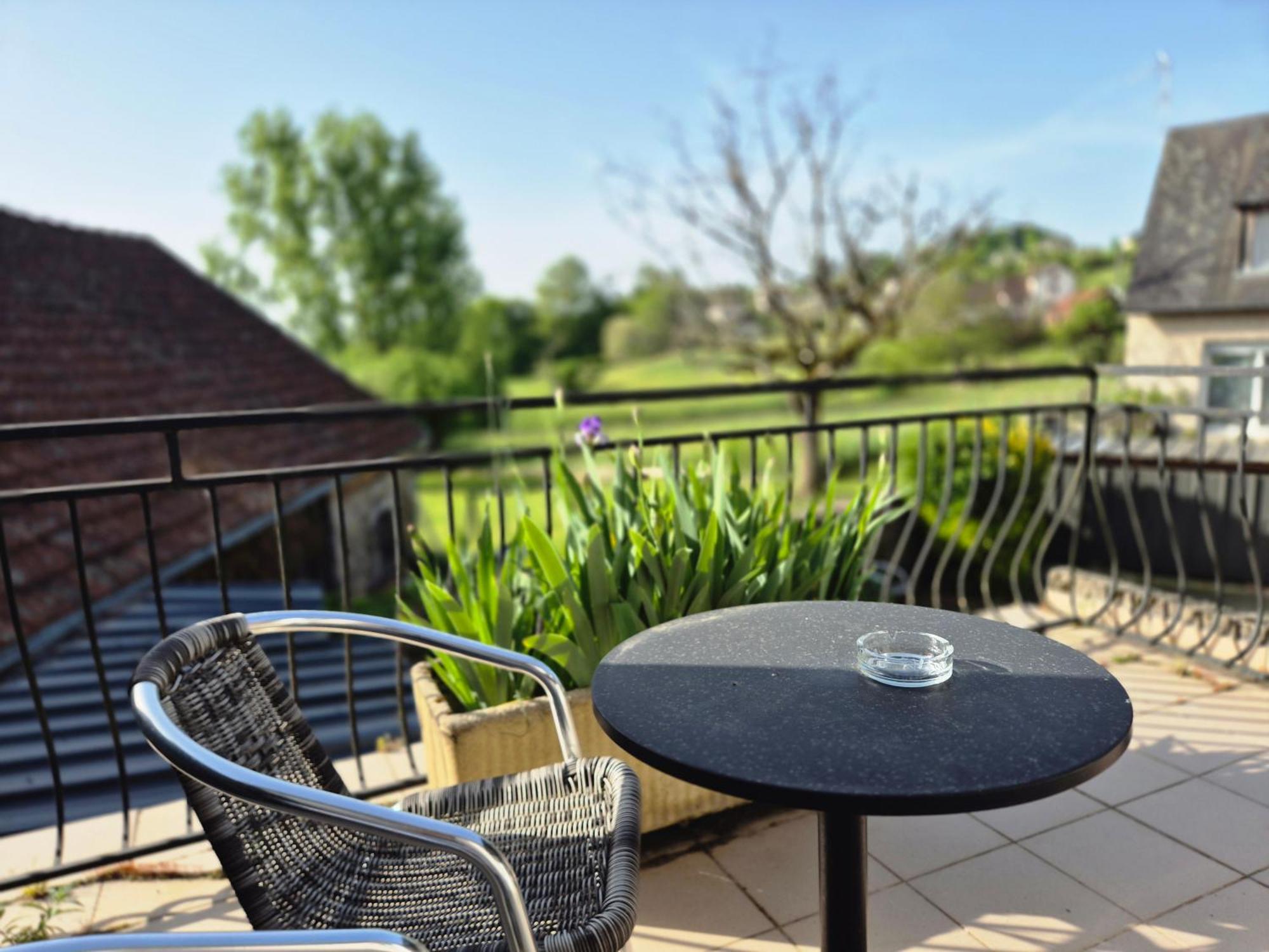 Logis Hotel Restaurant L'Oustal Naves  Екстер'єр фото